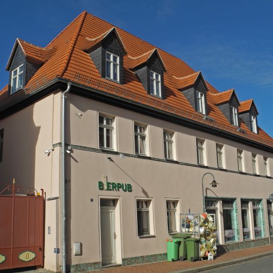 Wohnhaus in Ecklage Freiberger Straße 2