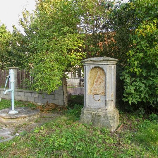 Podstavec památky v Nedvědici u Nedvědičky