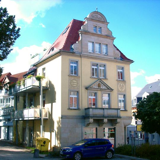 Wohnhaus in Ecklage Robert-Koch-Straße 8