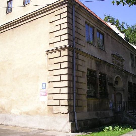 Dworek myśliwski, ob. biblioteka
