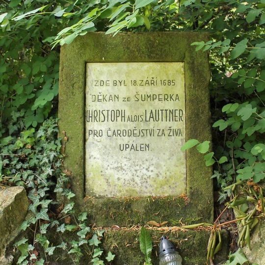 Pomník děkana Lauttnera v Mohelnici v parku