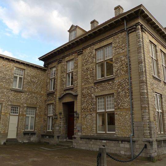 Pastorie van de Steentjeskerk