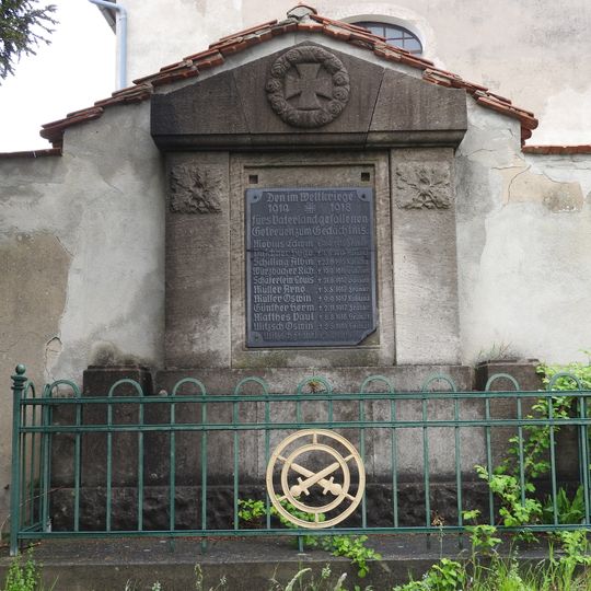 War memorial in Weira