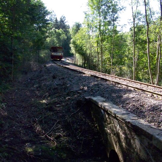 Most trati 173 přes potok V Ladech