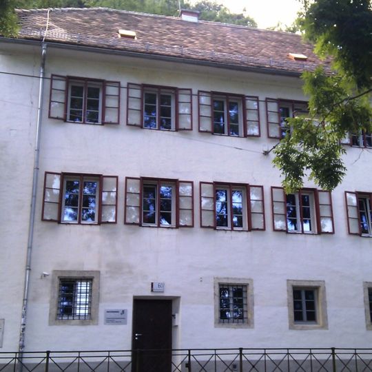 Wohnhaus und Kindergarten