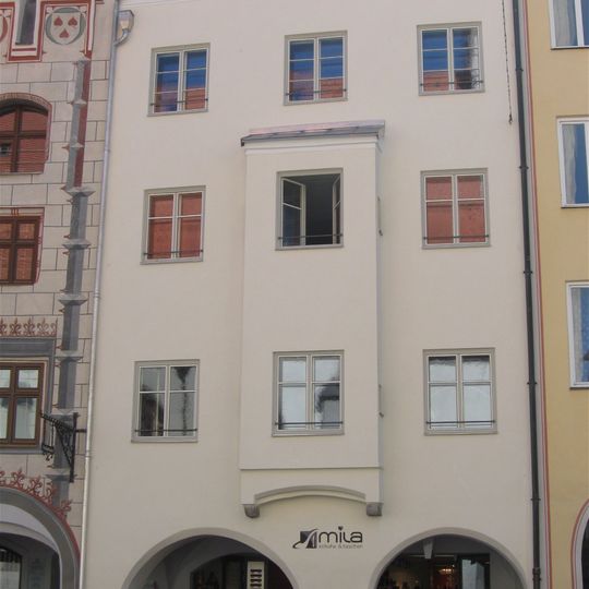 Wohn- und Geschäftshaus