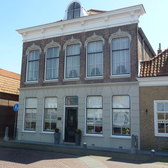 Markt 48, Brouwershaven