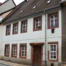 Wohnhaus in geschlossener Bebauung, mit Anbau im Hof