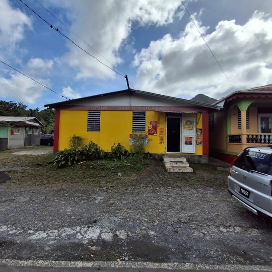 Spanny's Shop-n-Waterfall