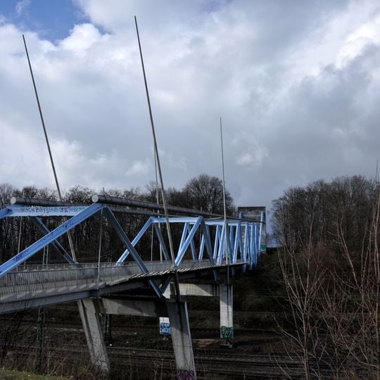 Fußgängerbrücke im Media-Park