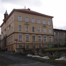 Mostní přechod mezi budovami kláštera v Jiřetíně pod Jedlovou