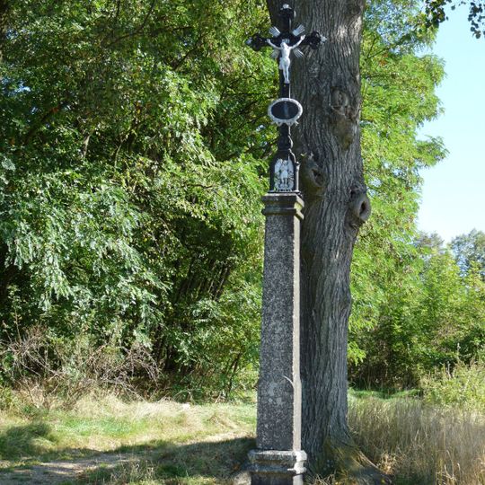 Boží muka s křížem