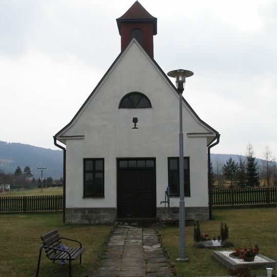 Kaple na evangelickém hřbitově v Mořkově