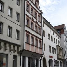 Wohn- und Geschäftshaus