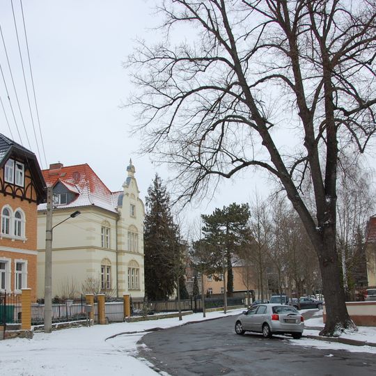Billungstraße 1–10, Brühlstraße 1–10, Kaiser-Otto-Straße 5