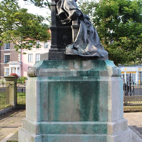Statue of Queen Victoria