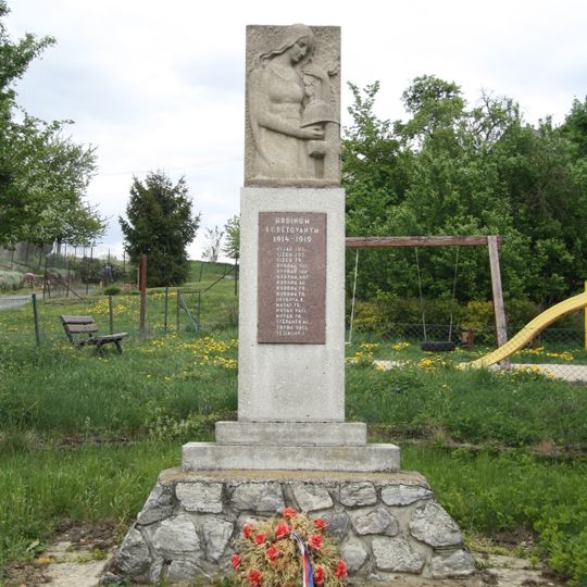 Pomník padlým v Roučkovicích