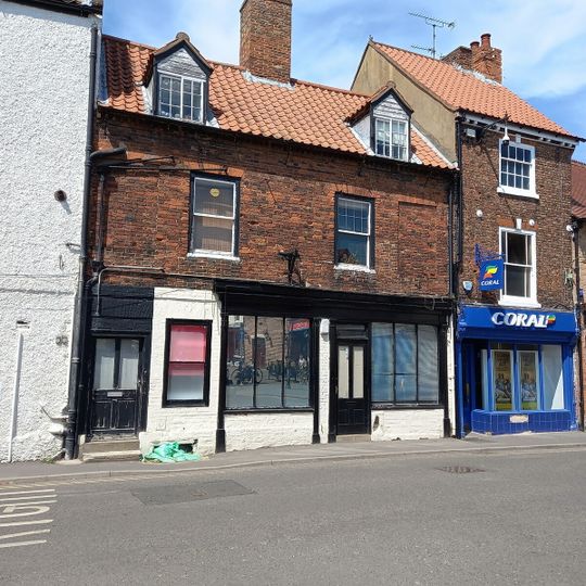 3 And 5, Queen Street