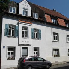 Zweigeschossiges Haus