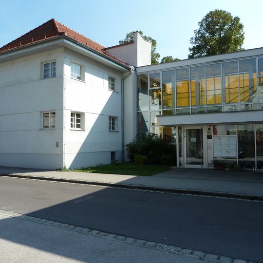 Füchselgutsiedlung, Wohnanlage Phönix