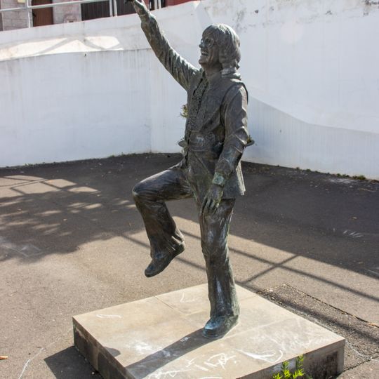 Statue of Tom Carby