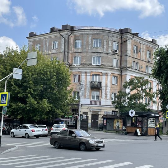 Дом 4 на улице Маркуса/ Дом 34 на улице Джанаева/ Дом 33 на улице Тамаева