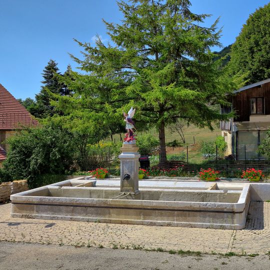 Fontaine Saint-Michel de Laviron