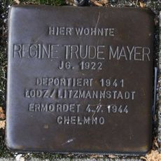 Stolperstein en memoria de Regine Trude Mayer