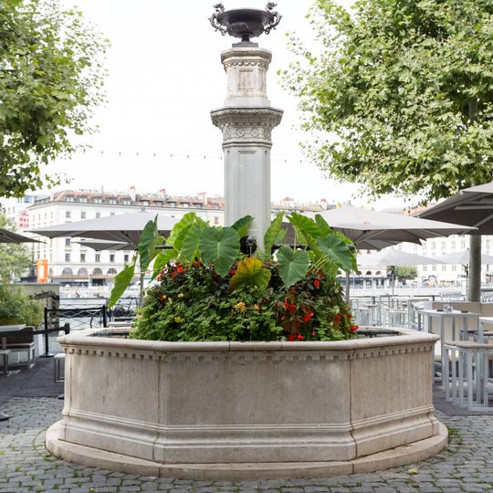 Fontaine de la place de la Petite-Fusterie