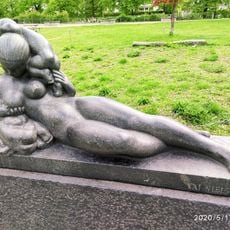 Statue