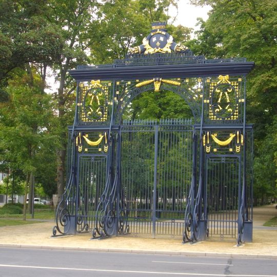 Paris Gate, Reims