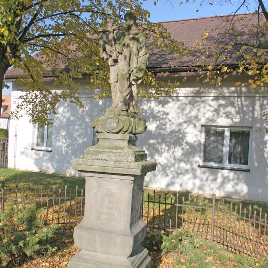 Socha svatého Jana Nepomuckého v Holicích v části zvané Podhráz