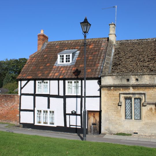 1 and 2, St John's Churchyard