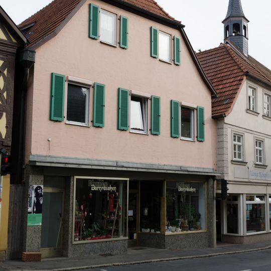 Wohn- und Geschäftshaus