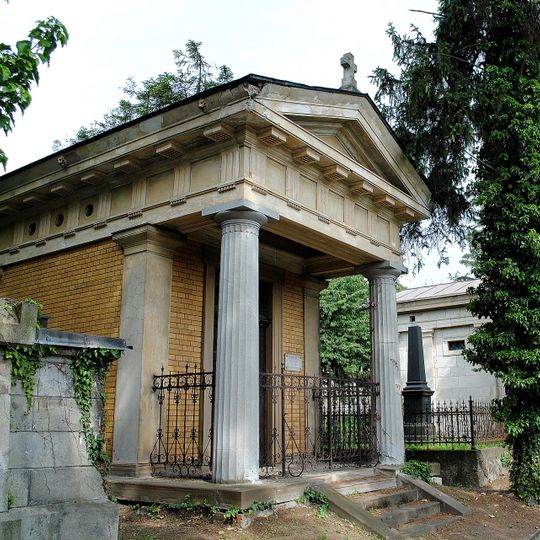 Cintorín sv. Rozálie, hrobka