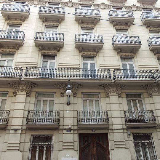 Casas Chapa, edificio de Calle Grabador Esteve 36