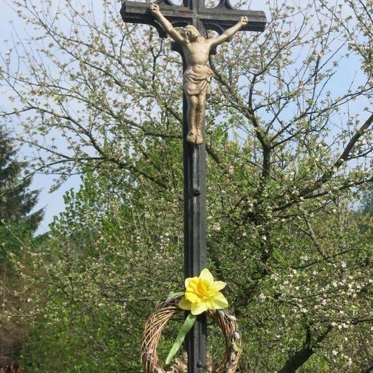 Kříž na rozcestí poblíž penzionu Helene ve Falknově