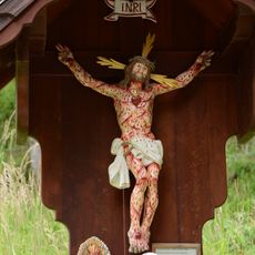 Kreuzweg zur Felsenkapelle, Wegkreuz mit Assistenzfigur