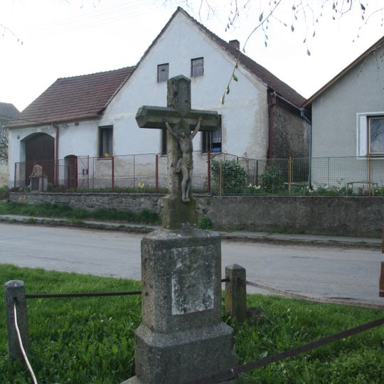 Kříž u potoka v Panské Lhotě