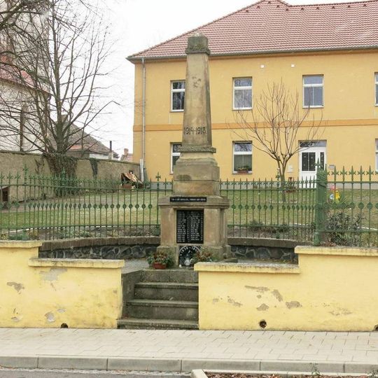 Pomník padlým v Račiněvsi