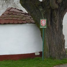 Lípa u kapličky ve Žlutavě