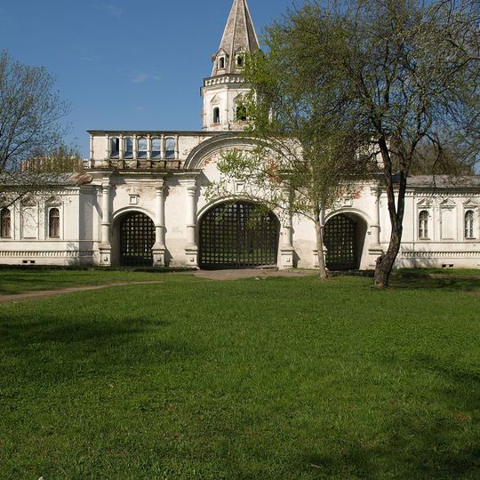 Задние ворота дворца Алексея Михайловича, западные