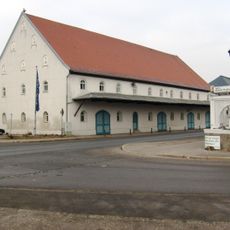 Großes Wirtschaftsgebäude