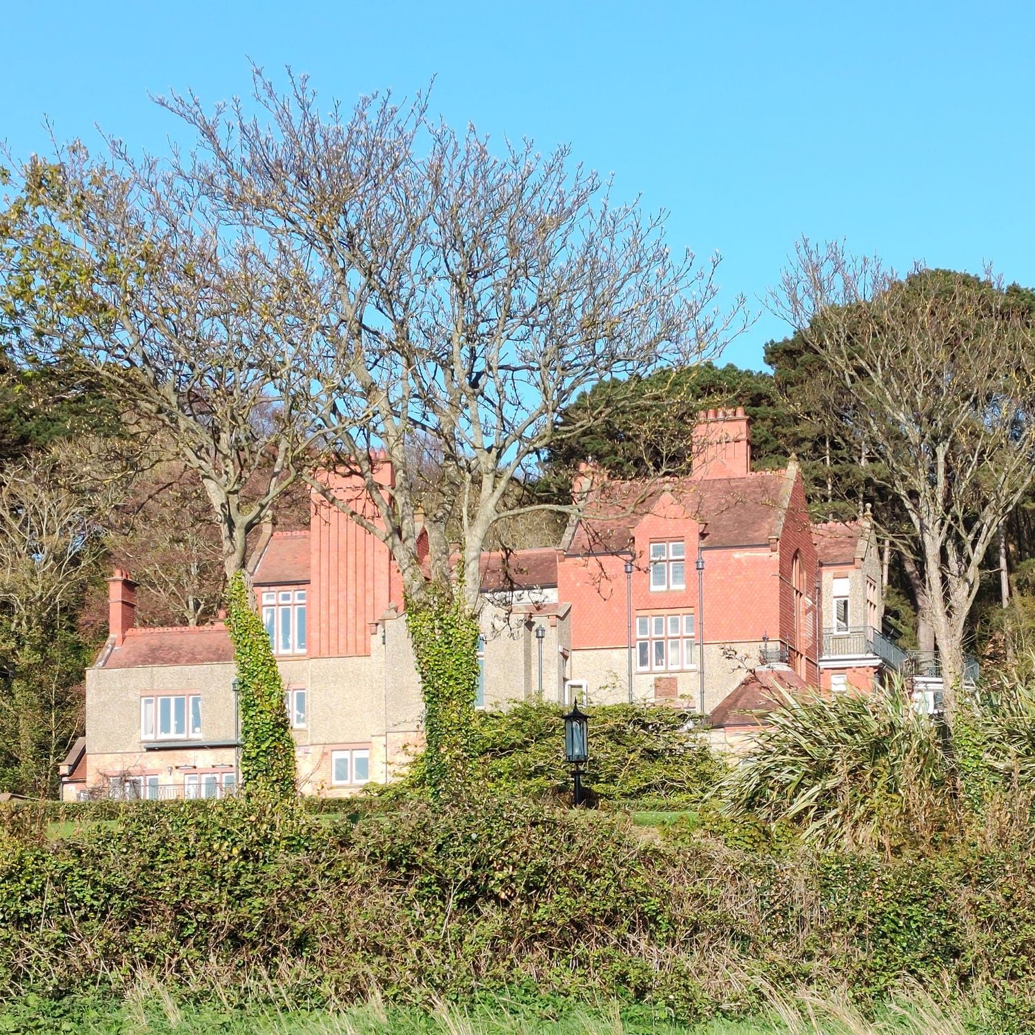 Sutton Howth Sutton Castle, Dublin - Viktorianisches Tudor-Herrenhaus in Howth Head ...