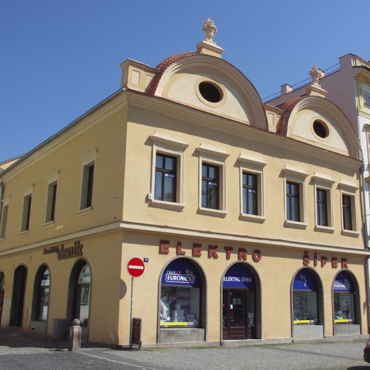 Mírové náměstí 28