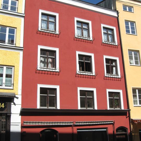 Wohn- und Geschäftshaus