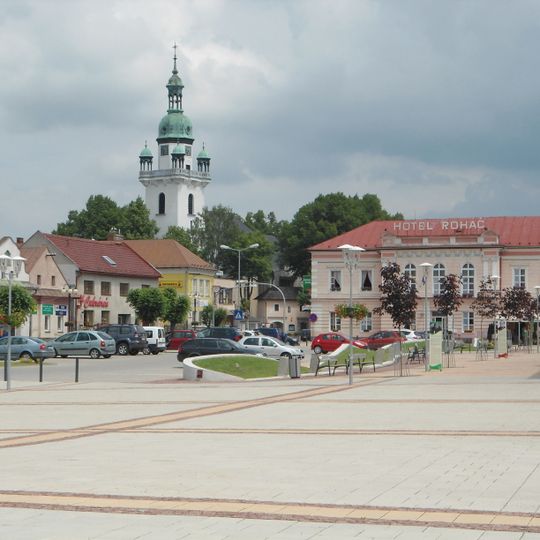 Námestie M. R. Štefánika