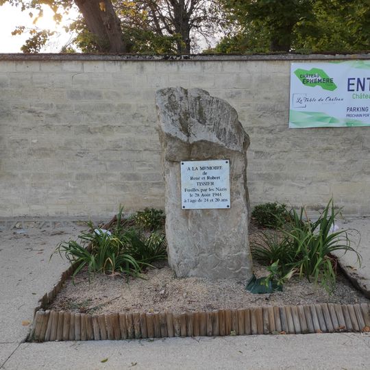 A la mémoire de René et Robert Tissier