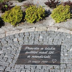 Pamětní deska k 30. výročí Listopadu 1989