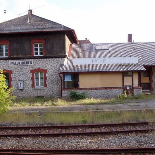 Empfangsgebäude am Bahnhof Waldkirchen